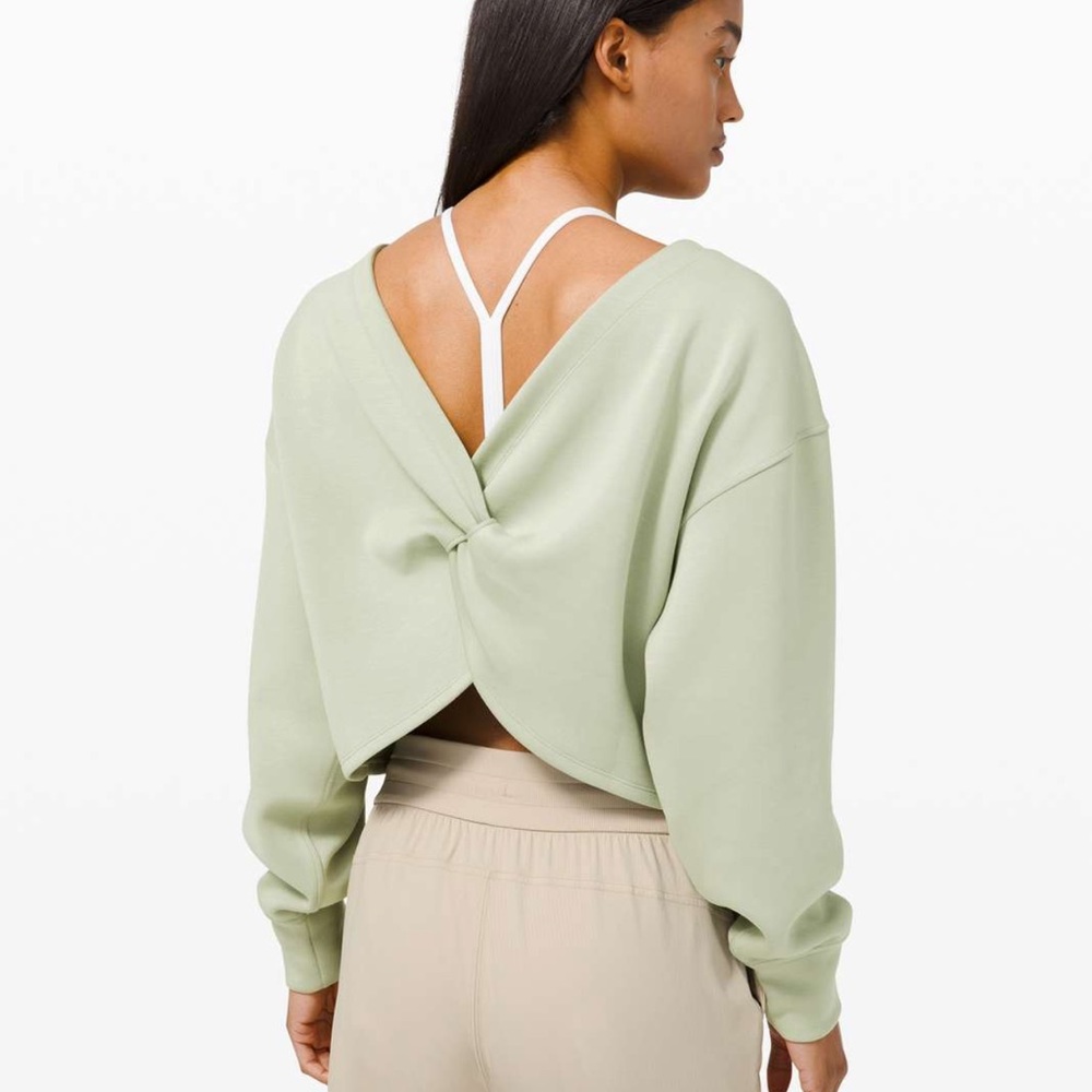 Lululemon twist back to front top